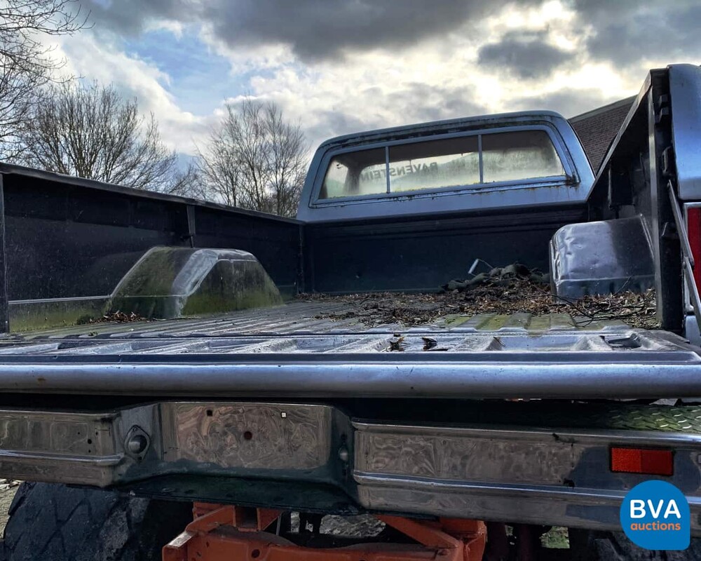 G. G.M.C. Sierra Classic 1500 Monster Truck 6.2 Diesel.