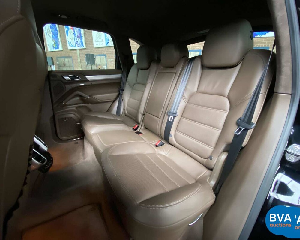 -VERVALLEN- Porsche Cayenne Turbo 4.8 V8 500pk 2013, 9-TTN-90