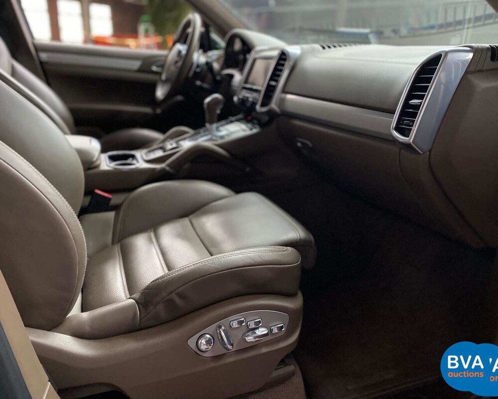 -VERVALLEN- Porsche Cayenne Turbo 4.8 V8 500pk 2013, 9-TTN-90
