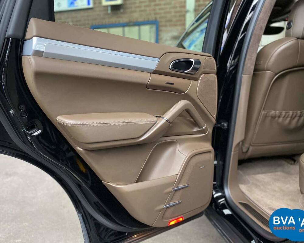 -VERVALLEN- Porsche Cayenne Turbo 4.8 V8 500pk 2013, 9-TTN-90