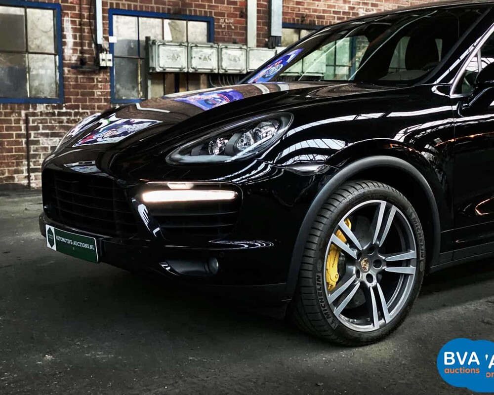 -VERVALLEN- Porsche Cayenne Turbo 4.8 V8 500pk 2013, 9-TTN-90