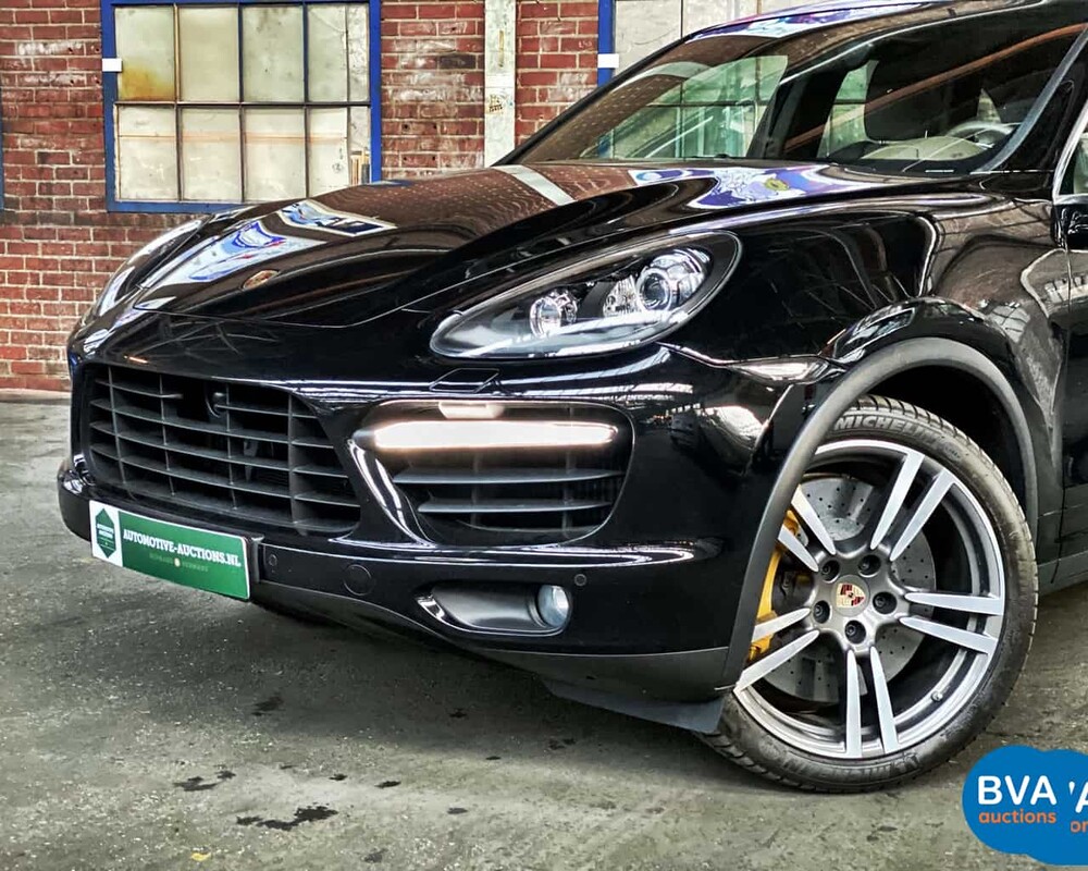 -VERVALLEN- Porsche Cayenne Turbo 4.8 V8 500pk 2013, 9-TTN-90