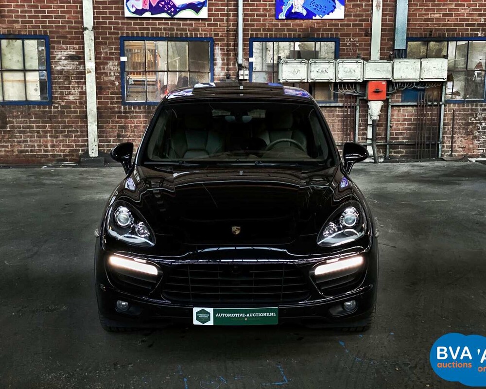 -VERVALLEN- Porsche Cayenne Turbo 4.8 V8 500pk 2013, 9-TTN-90