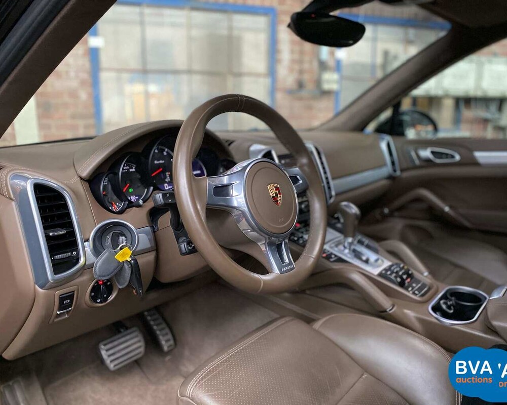 -VERVALLEN- Porsche Cayenne Turbo 4.8 V8 500pk 2013, 9-TTN-90