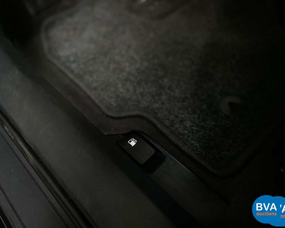 Toyota Auris Full Hybrid 1.8 Dynamic 2010, 83-NDB-1