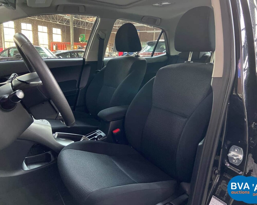 Toyota Auris Full Hybrid 1.8 Dynamic 2010, 83-NDB-1