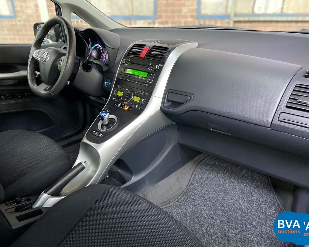 Toyota Auris Full Hybrid 1.8 Dynamic 2010, 83-NDB-1