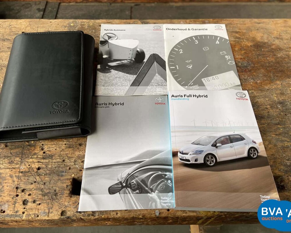 Toyota Auris Full Hybrid 1.8 Dynamic 2010, 83-NDB-1