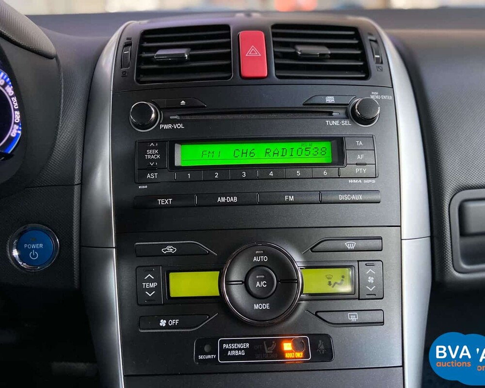 Toyota Auris Full Hybrid 1.8 Dynamic 2010, 83-NDB-1