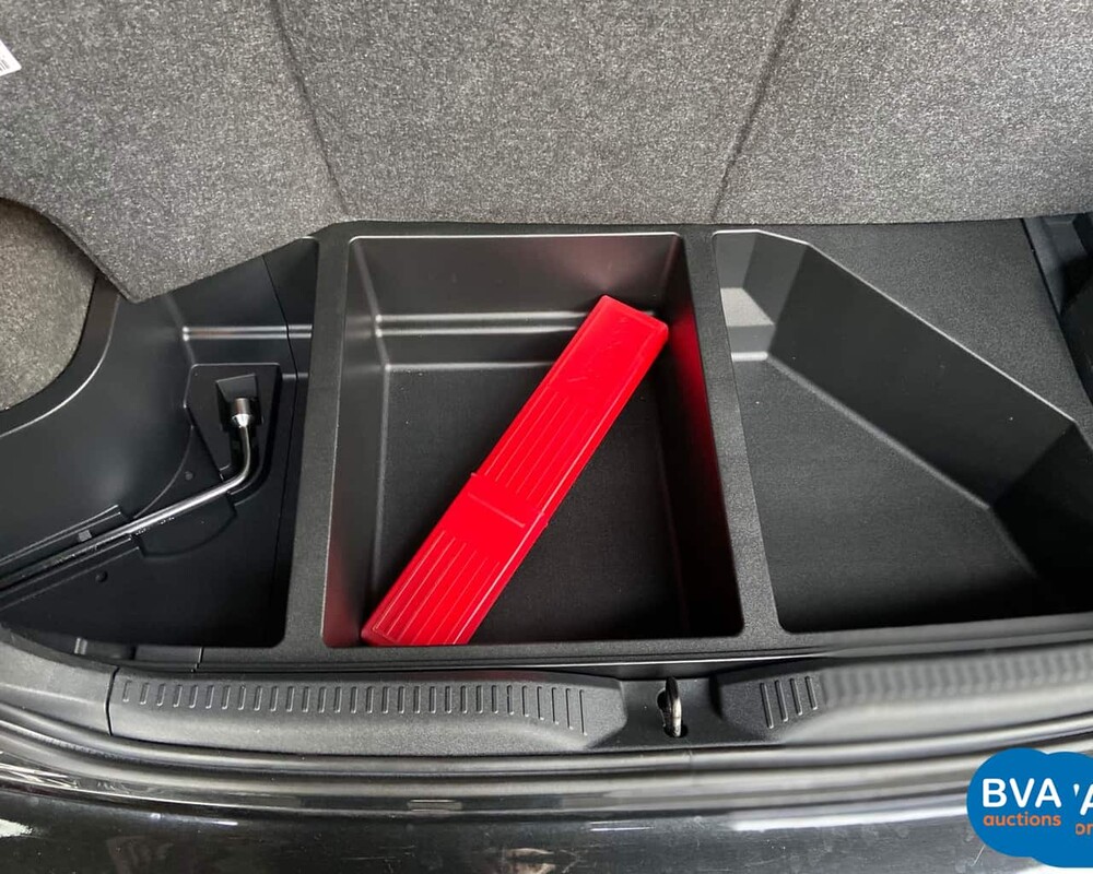 Toyota Auris Full Hybrid 1.8 Dynamic 2010, 83-NDB-1