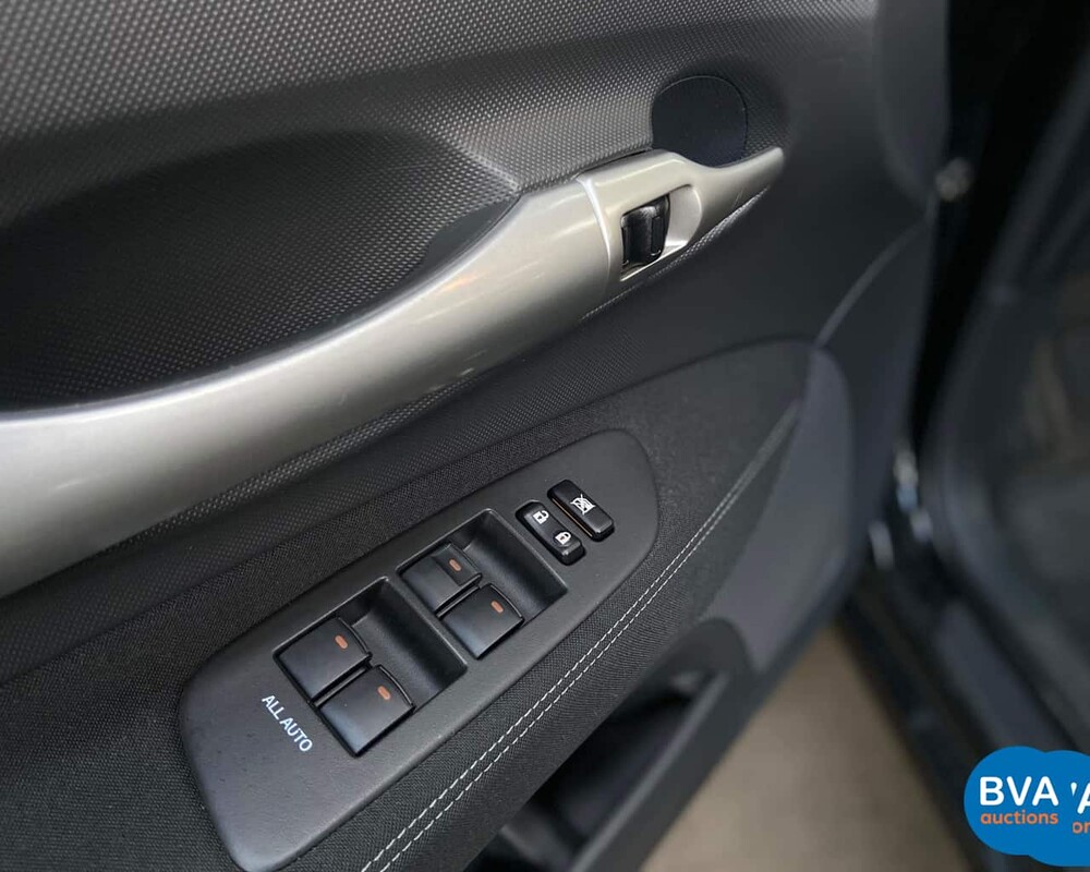 Toyota Auris Full Hybrid 1.8 Dynamic 2010, 83-NDB-1