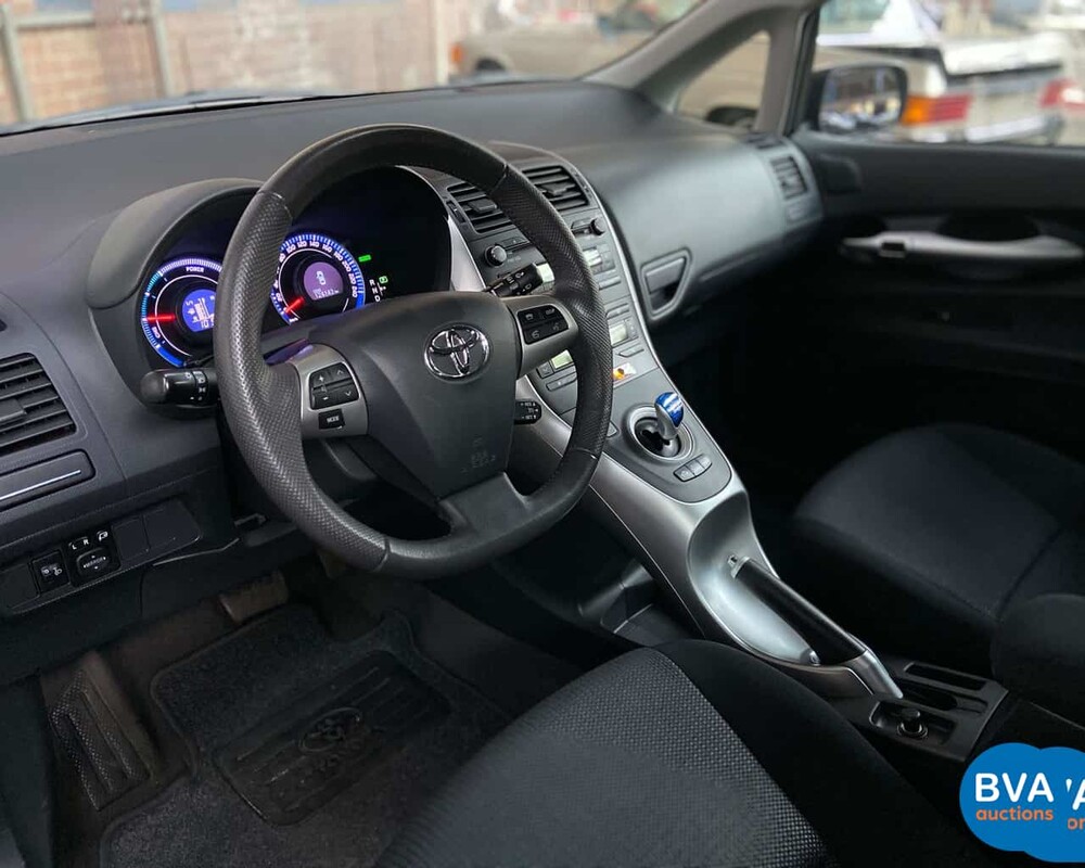 Toyota Auris Full Hybrid 1.8 Dynamic 2010, 83-NDB-1