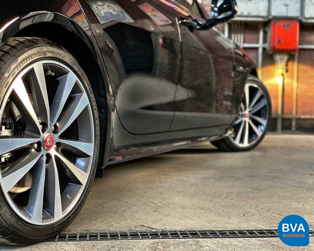 Jaguar XE R-Sport 20d 180pk Automaat -Nieuw-