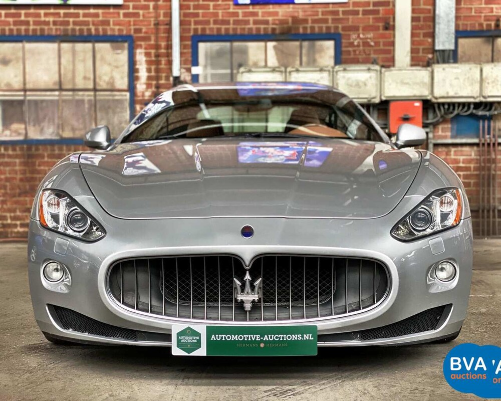Maserati GranTurismo 4.2 V8 405pk 2008, 49-ZH-FS