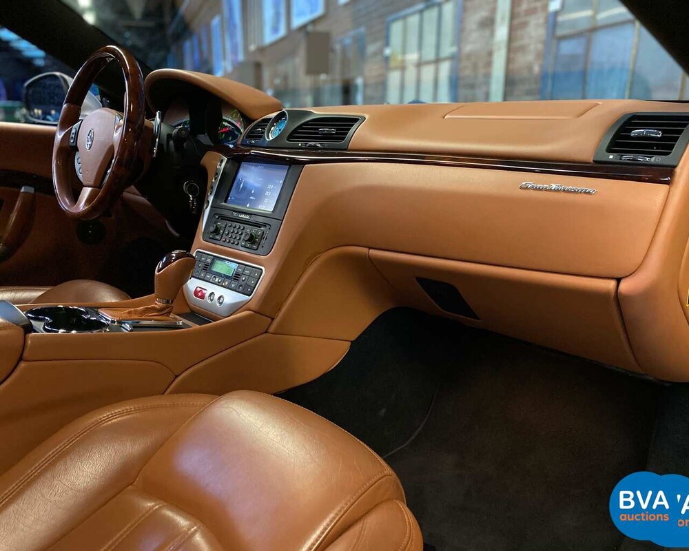 Maserati GranTurismo 4.2 V8 405pk 2008, 49-ZH-FS