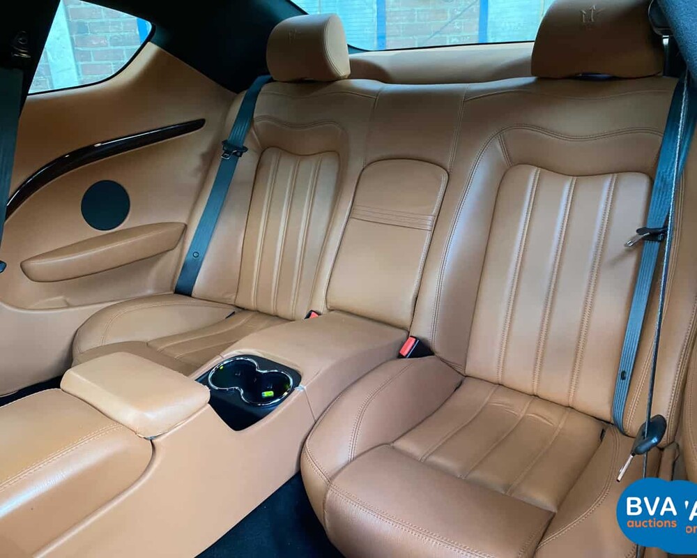 Maserati GranTurismo 4.2 V8 405pk 2008, 49-ZH-FS