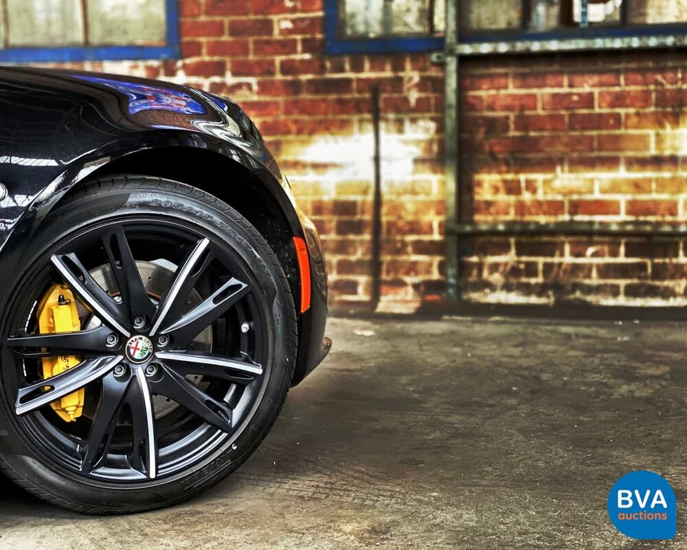 Alfa Romeo 4C 1750Tbi 240pk 895kg 2014