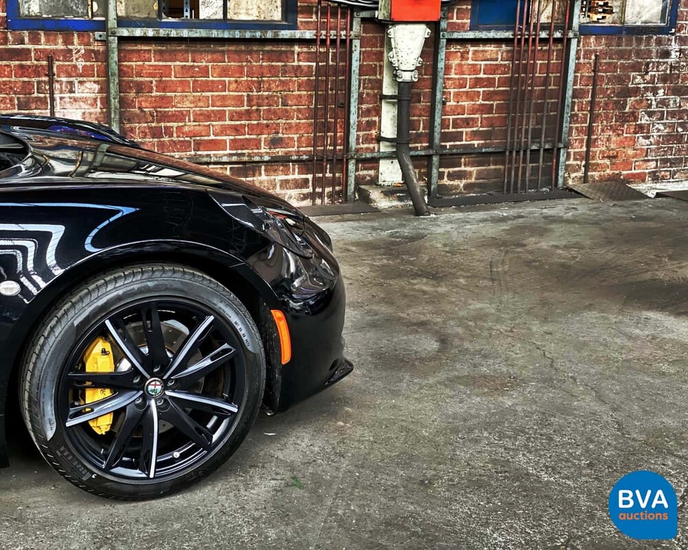 Alfa Romeo 4C 1750Tbi 240pk 895kg 2014