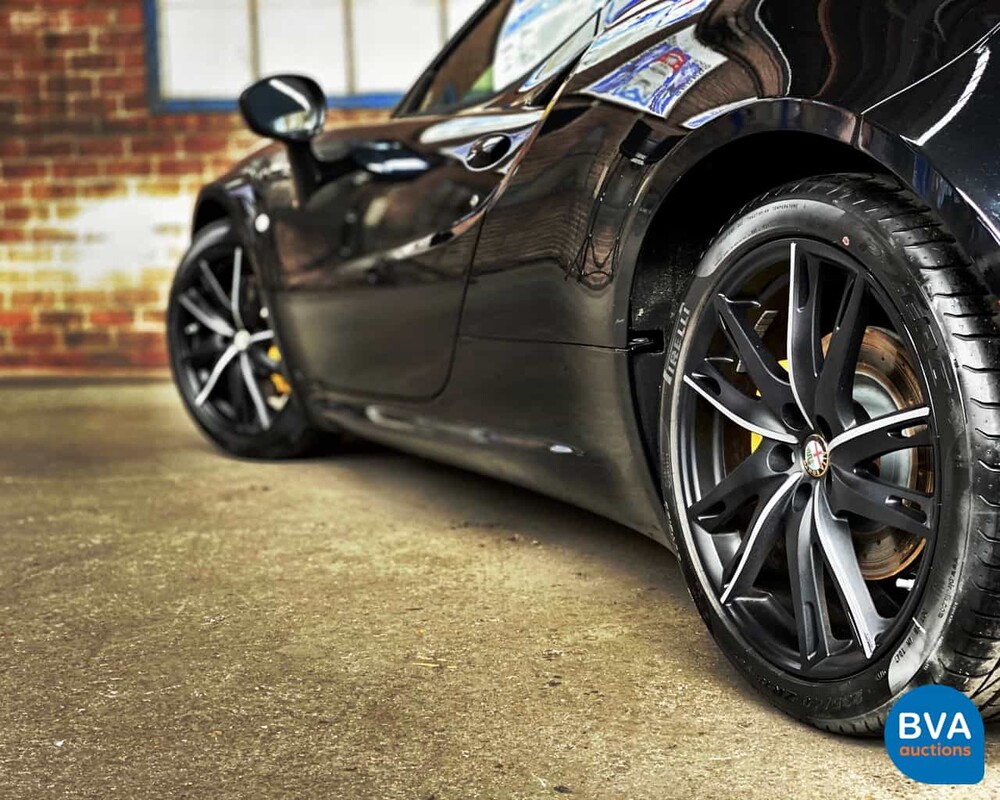 Alfa Romeo 4C 1750Tbi 240pk 895kg 2014