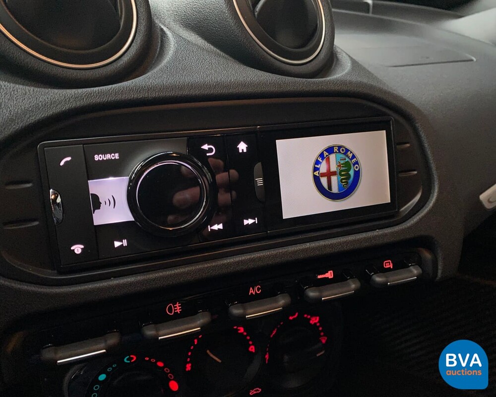 Alfa Romeo 4C 1750Tbi 240pk 895kg 2014