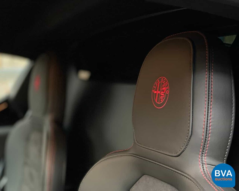 Alfa Romeo 4C 1750Tbi 240pk 895kg 2014