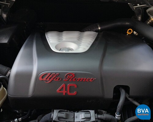 Alfa Romeo 4C 1750Tbi 240 PS 895 kg 2014.