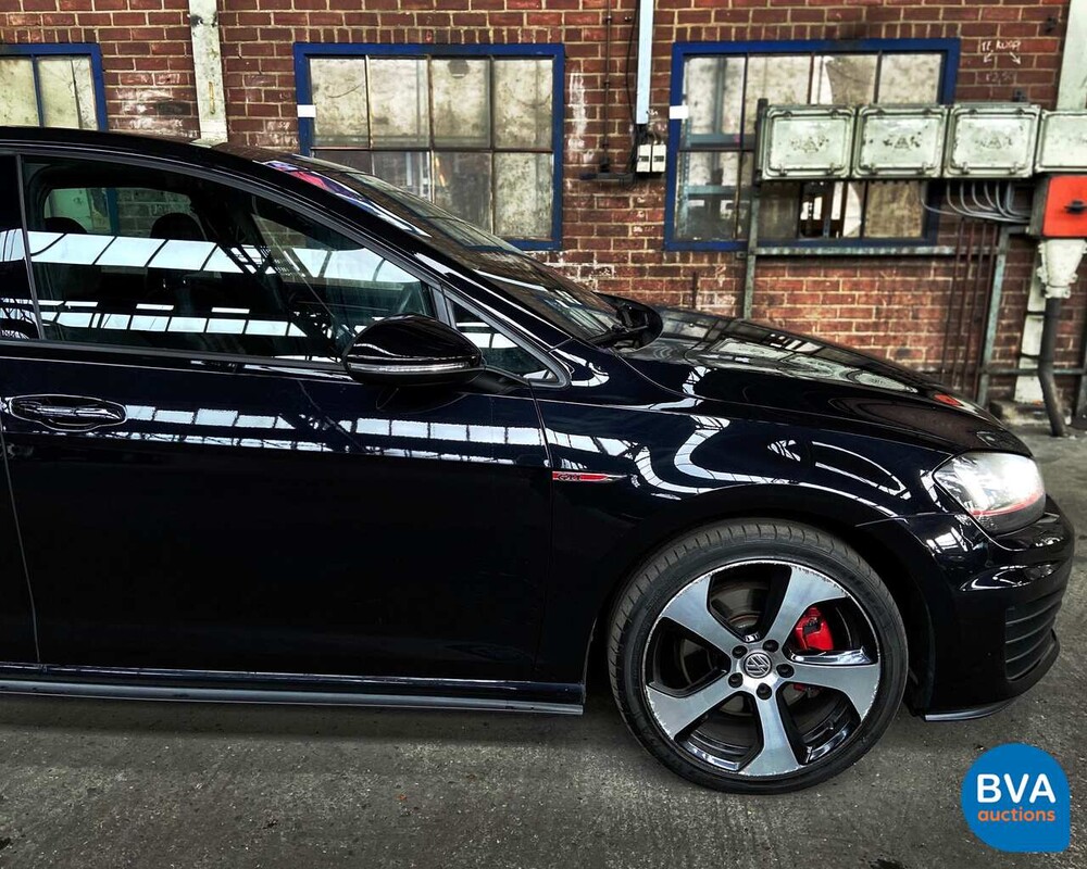 Volkswagen Golf GTI 2.0 TFSI 220pk 2013, H-320-FZ