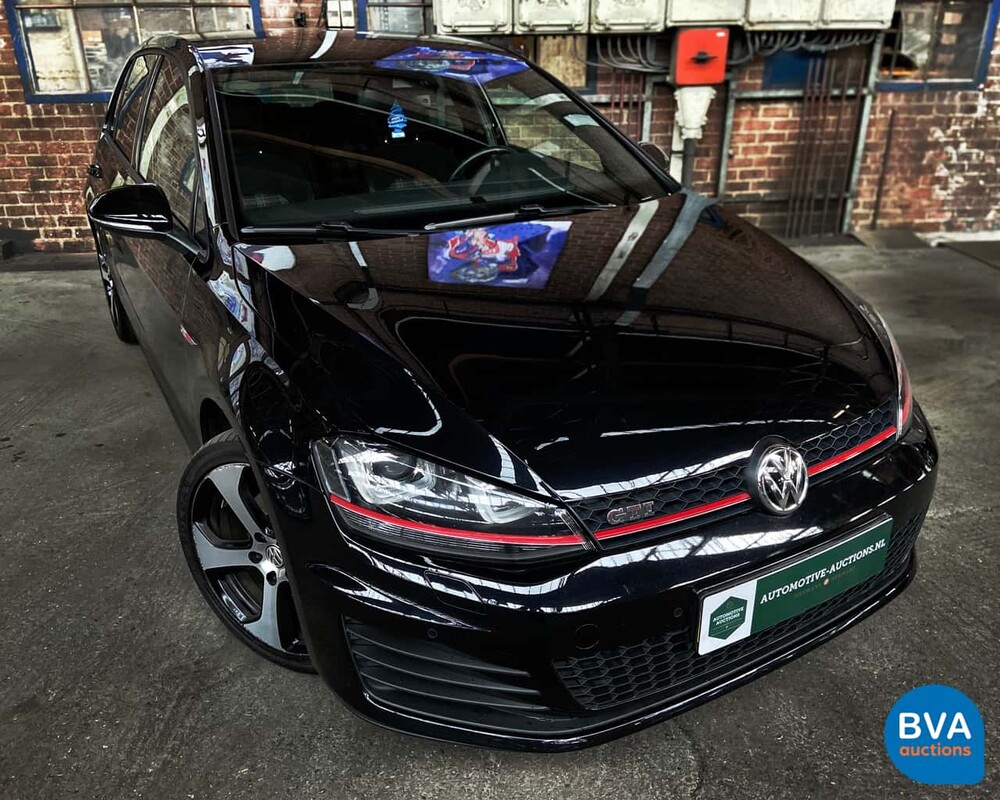 Volkswagen Golf GTI 2.0 TFSI 220pk 2013, H-320-FZ