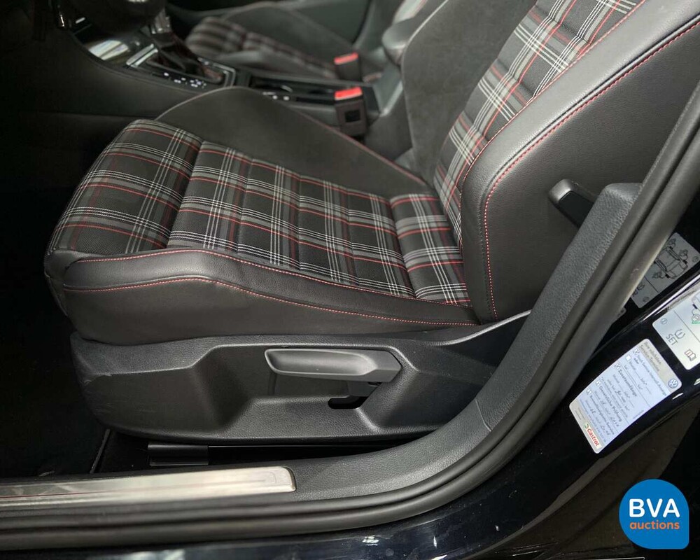 Volkswagen Golf GTI 2.0 TFSI 220pk 2013, H-320-FZ