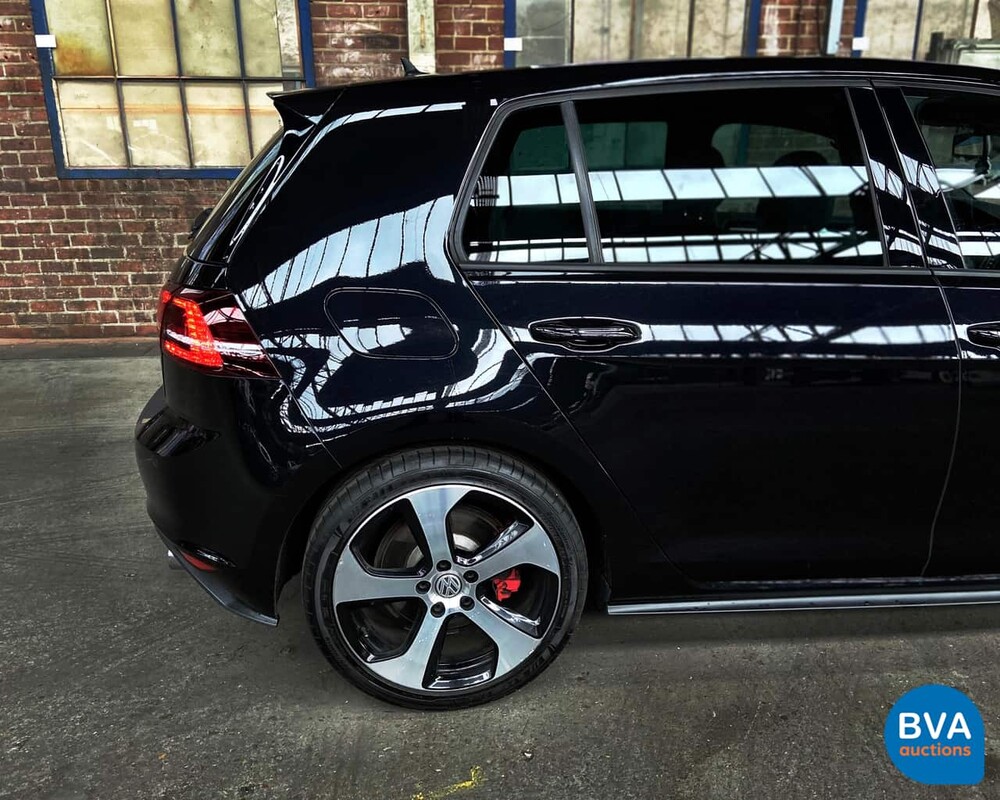 Volkswagen Golf GTI 2.0 TFSI 220pk 2013, H-320-FZ