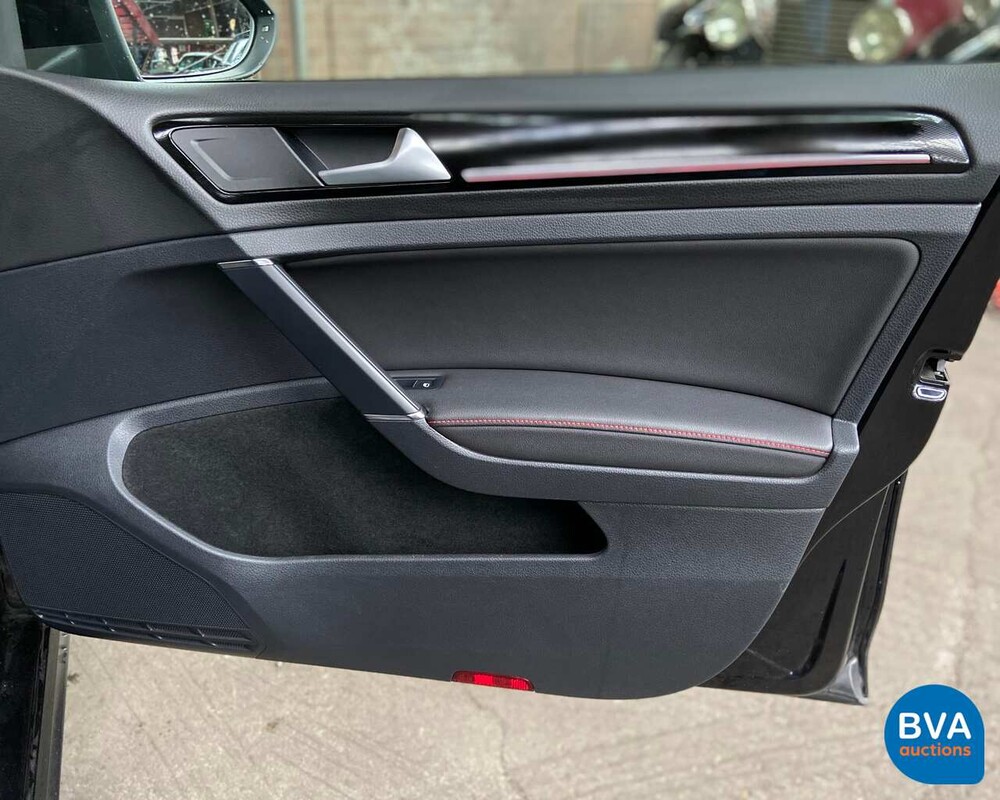 Volkswagen Golf GTI 2.0 TFSI 220pk 2013, H-320-FZ