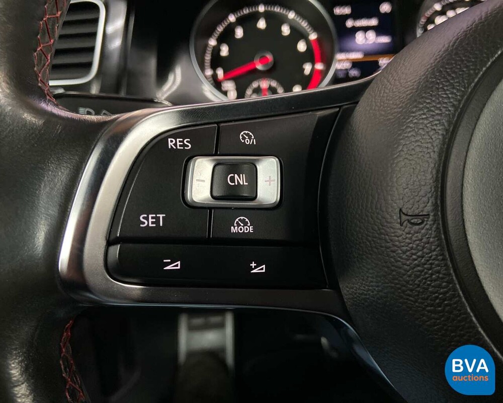 Volkswagen Golf GTI 2.0 TFSI 220pk 2013, H-320-FZ