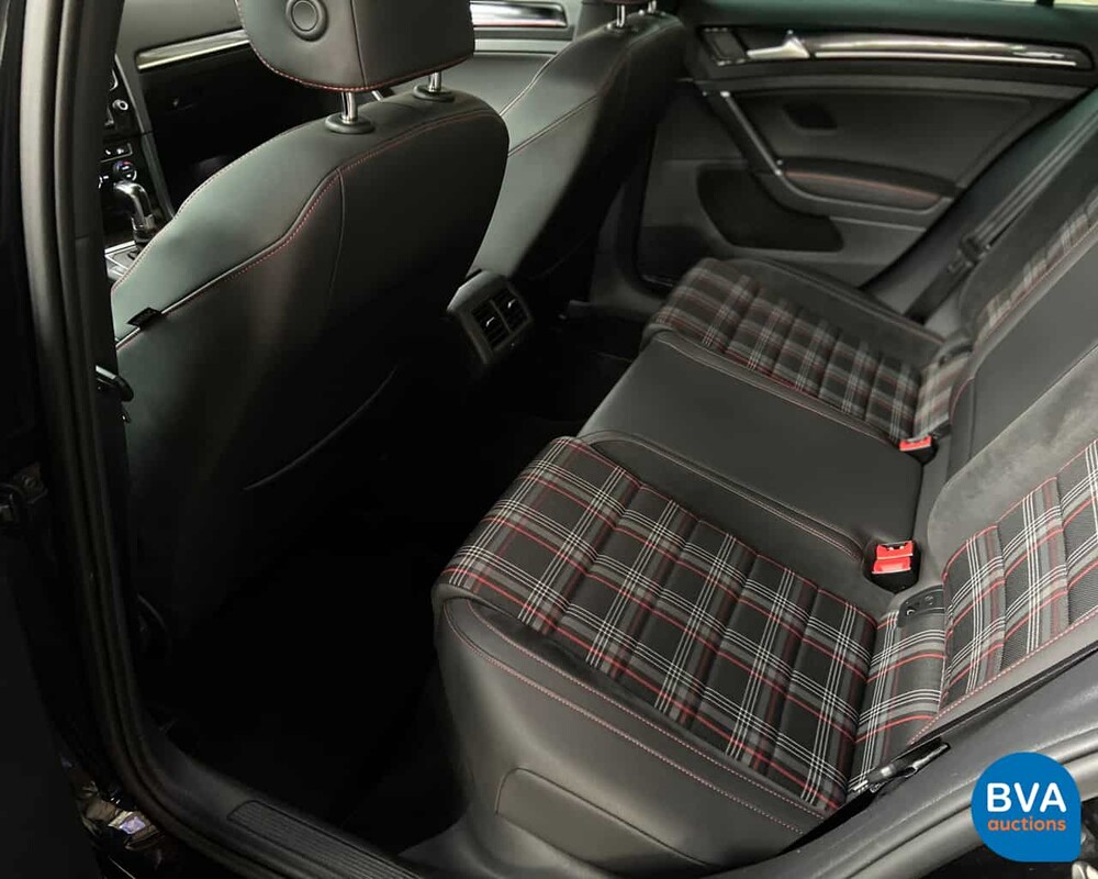 Volkswagen Golf GTI 2.0 TFSI 220pk 2013, H-320-FZ