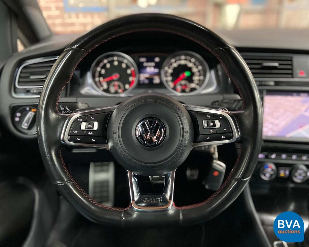 Volkswagen Golf GTI 2.0 TFSI 220pk 2013, H-320-FZ