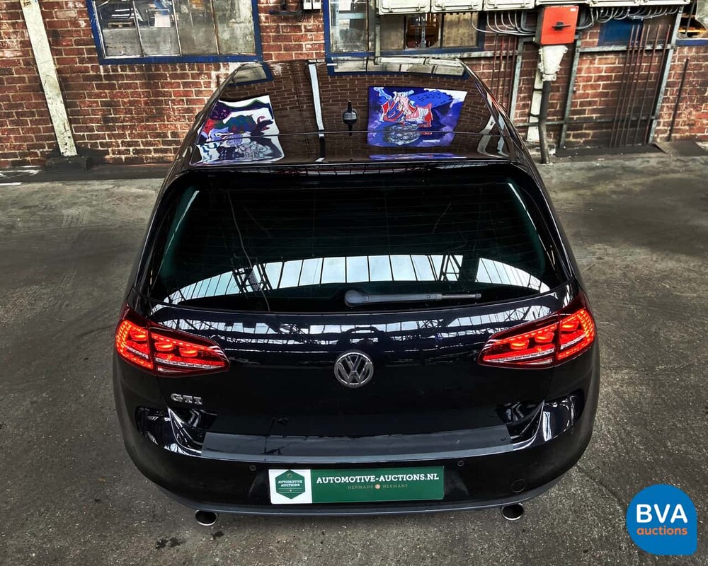 Volkswagen Golf GTI 2.0 TFSI 220pk 2013, H-320-FZ