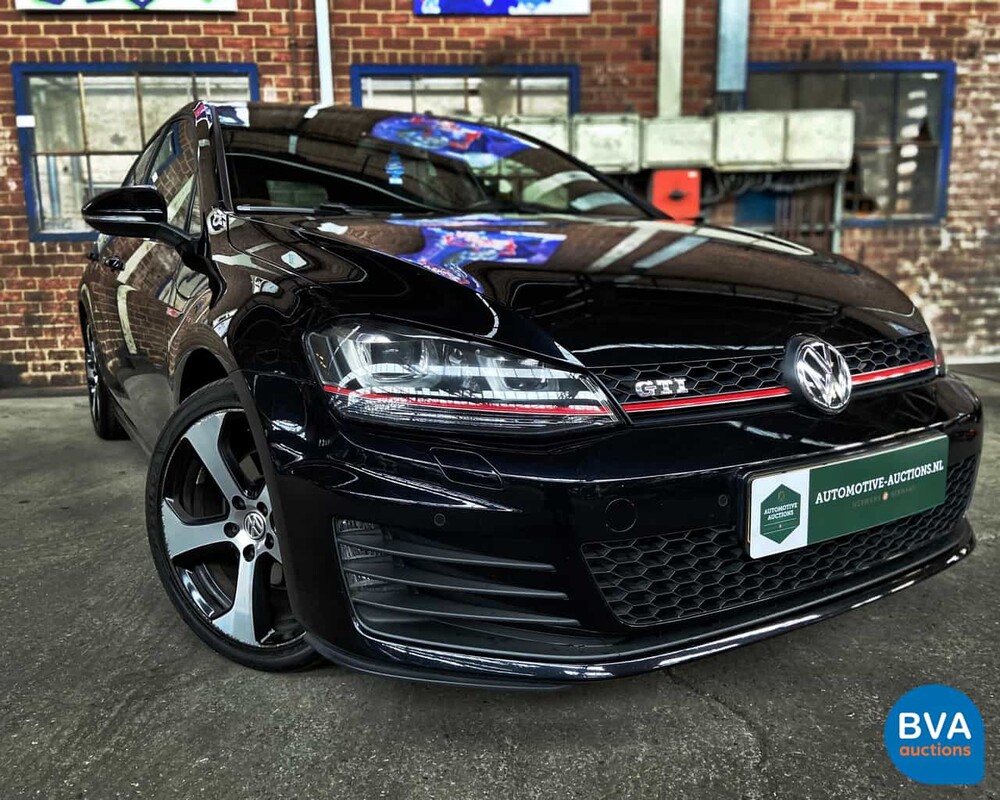 Volkswagen Golf GTI 2.0 TFSI 220pk 2013, H-320-FZ