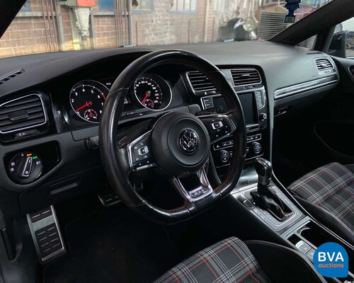 Volkswagen Golf GTI 2.0 TFSI 220pk 2013, H-320-FZ