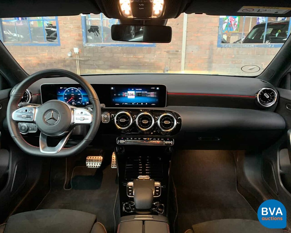 Mercedes-Benz A200 AMG 2019 163pk A-Klasse NW-Model -Garantie-