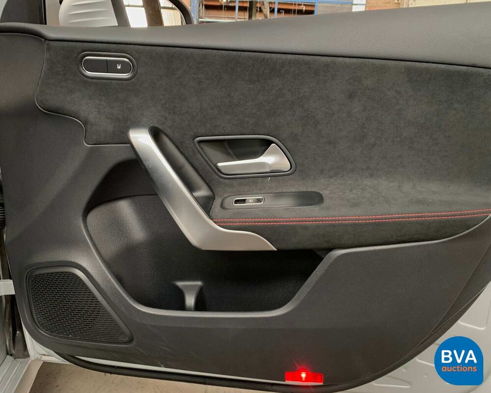 Mercedes-Benz A200 AMG 2019 163pk A-Klasse NW-Model -Garantie-