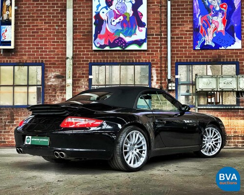 Porsche 911 Carrera Cabriolet 325pk 2005, 53-LDX-7