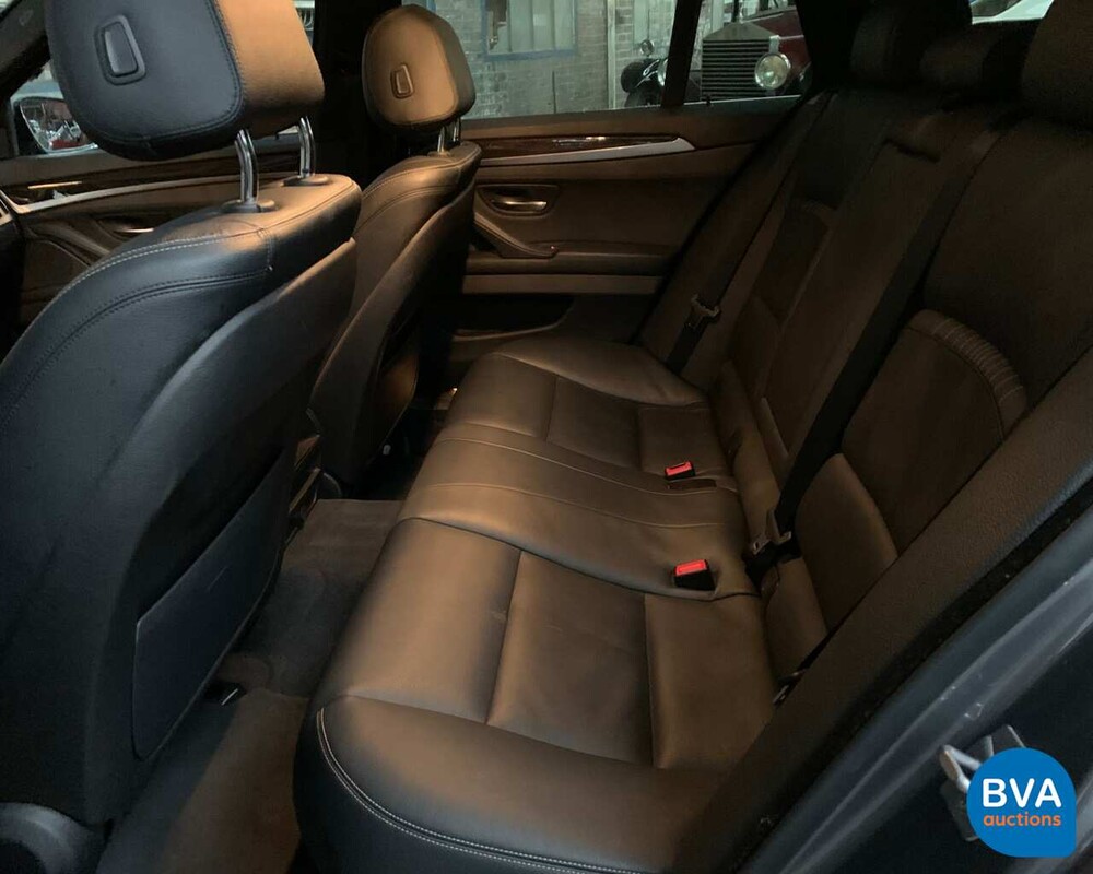 BMW 5-Serie 520d Touring 184pk 2014, 8-XGN-05