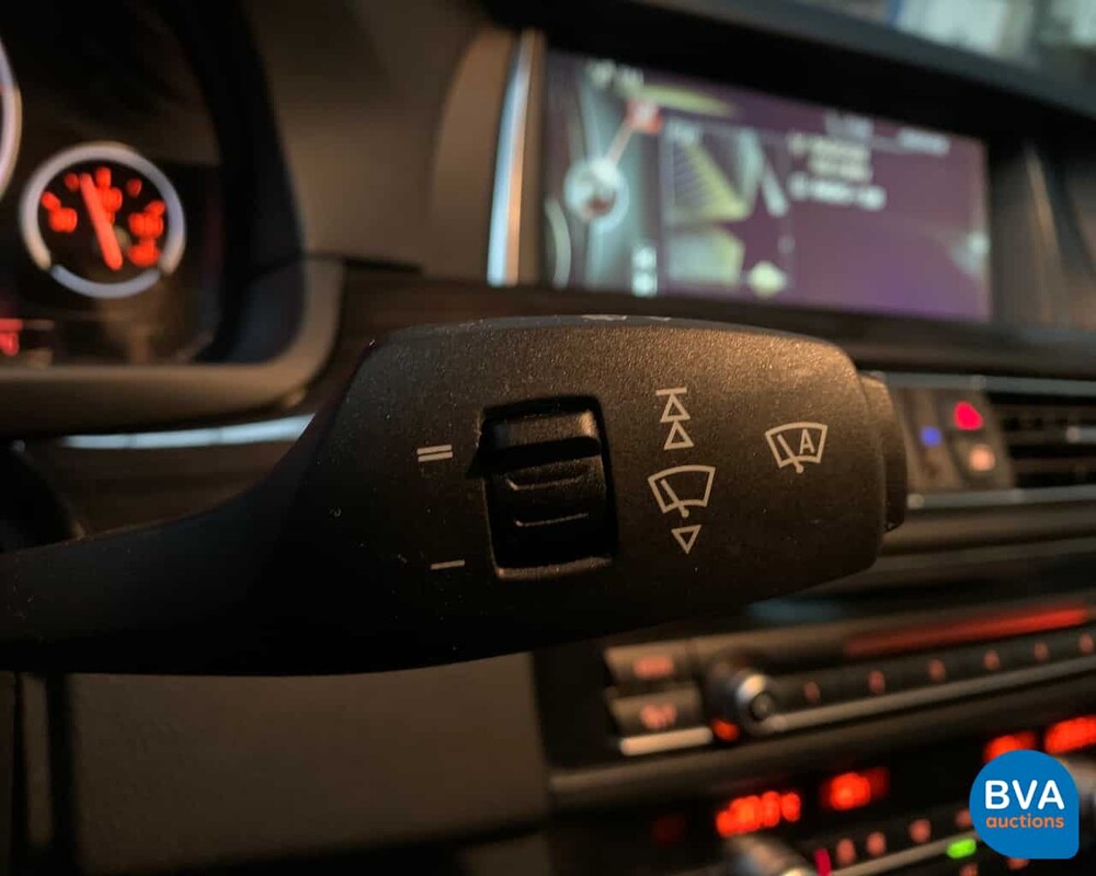 BMW 5-Serie 520d Touring 184pk 2014, 8-XGN-05