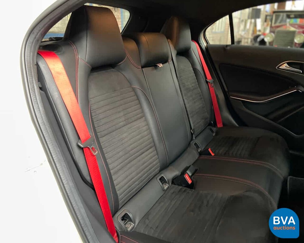 Mercedes-Benz A45 AMG 4Matic 380pk 2016, XX-209-X