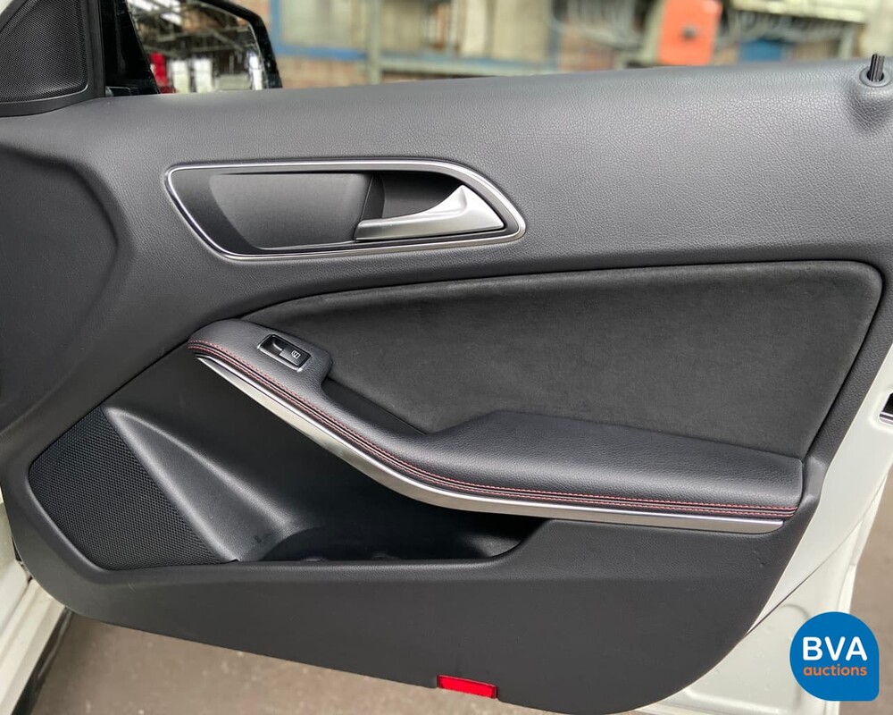 Mercedes-Benz A45 AMG 4Matic 380pk 2016, XX-209-X