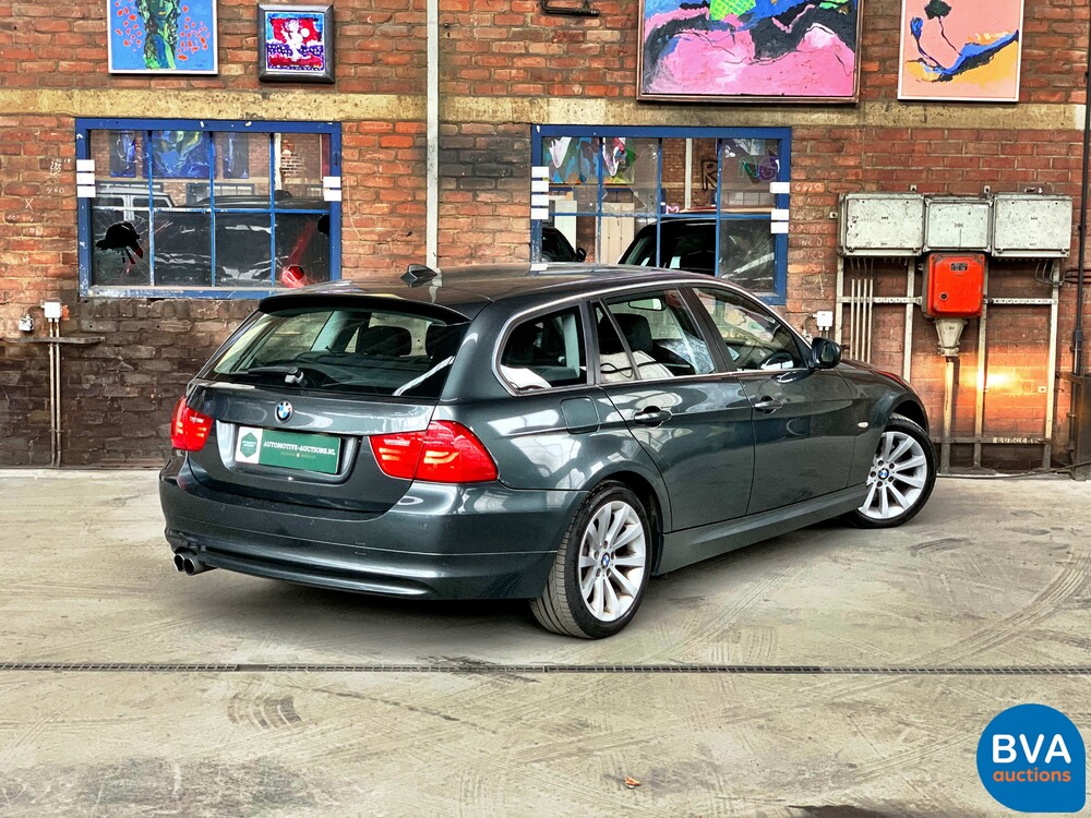 BMW 325d Touring 197pk -Facelift- 2009, 3-XLF-49