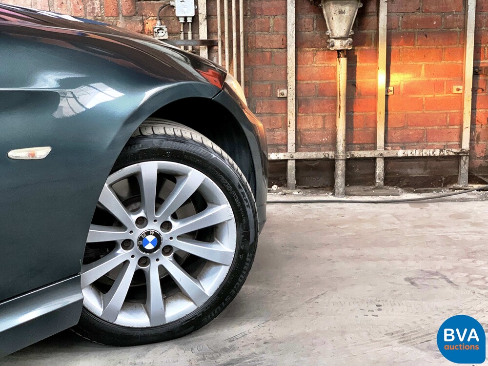 BMW 325d Touring 197pk -Facelift- 2009, 3-XLF-49