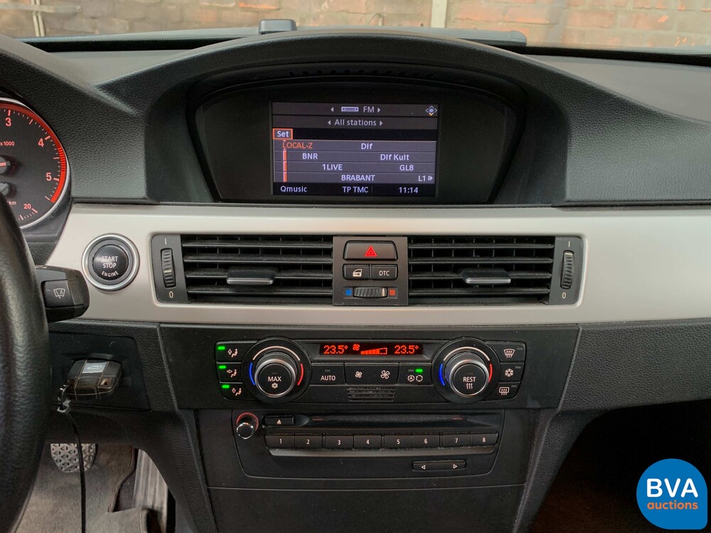 BMW 325d Touring 197pk -Facelift- 2009, 3-XLF-49