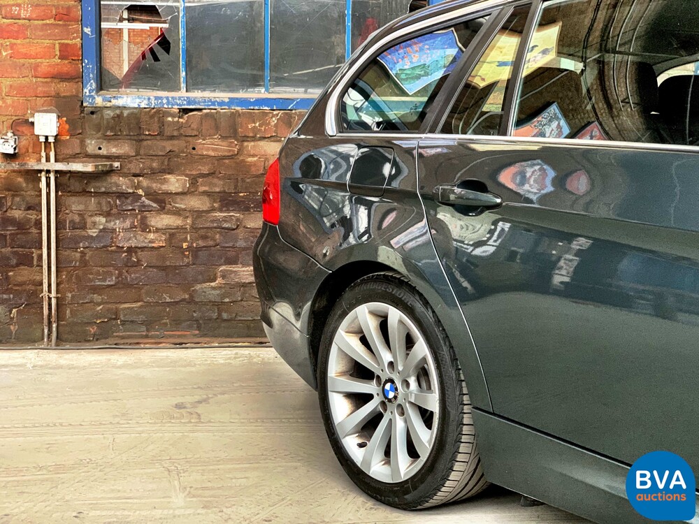 BMW 325d Touring 197pk -Facelift- 2009, 3-XLF-49