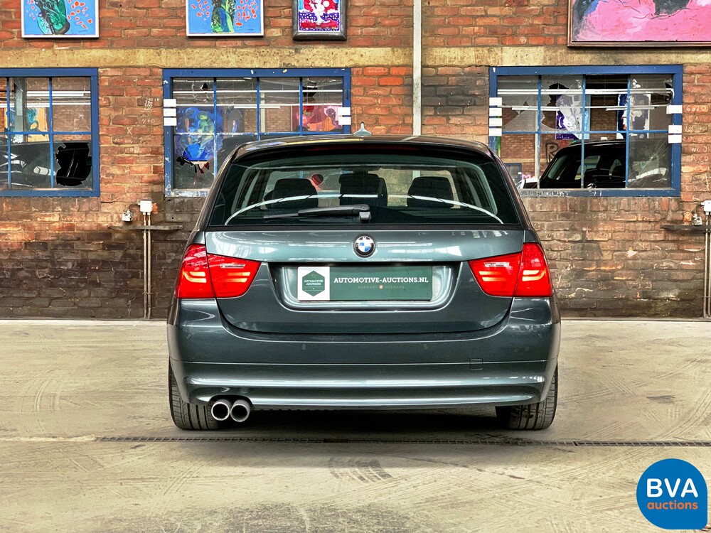 BMW 325d Touring 197pk -Facelift- 2009, 3-XLF-49