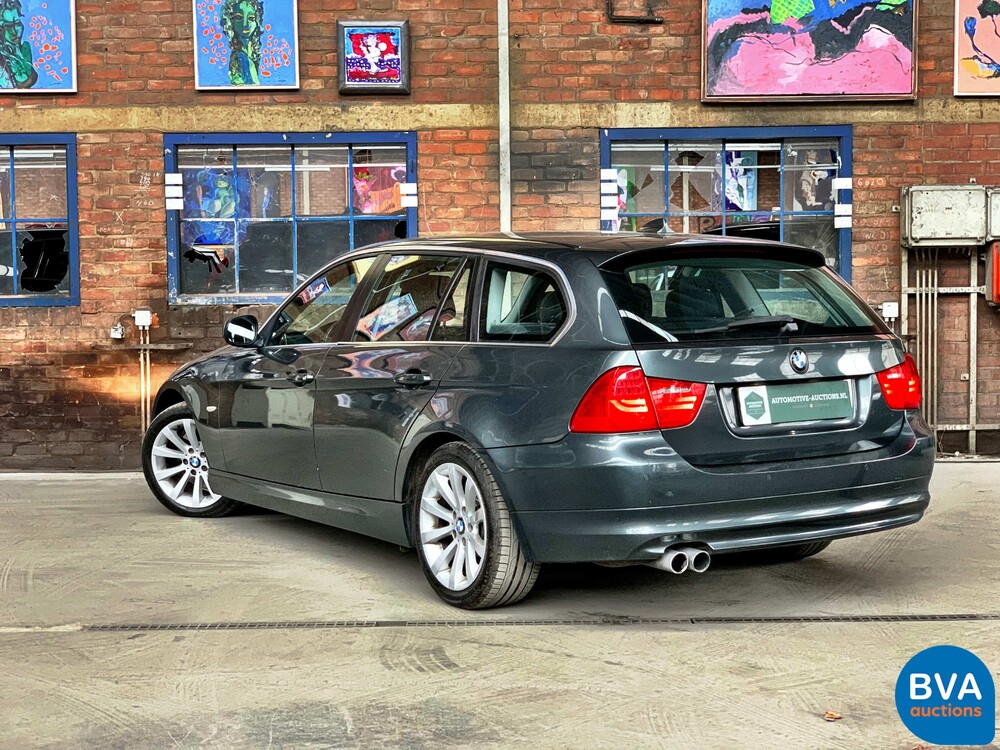 BMW 325d Touring 197pk -Facelift- 2009, 3-XLF-49